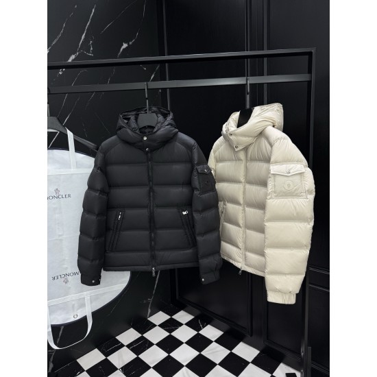 MONCLER Hooded Shiny Lacqué Short Down Jacket Sleeve Pocket Off-White 95% Duck Down Unisex 2026AW