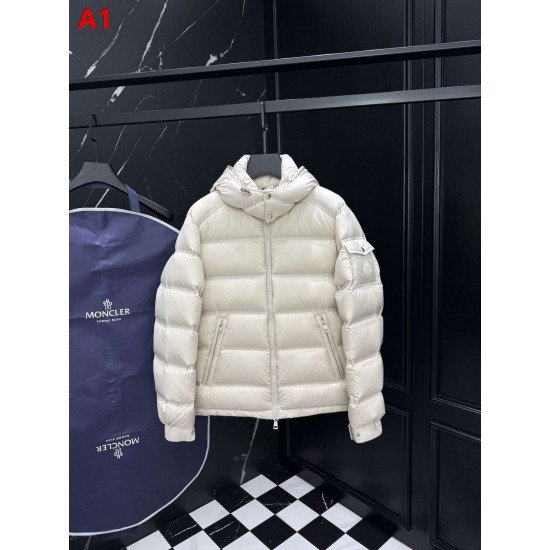 MONCLER Hooded Shiny Lacqué Short Down Jacket Sleeve Pocket Off-White 95% Duck Down Unisex 2026AW