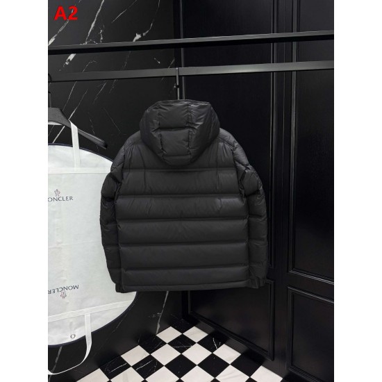 MONCLER Hooded Shiny Lacqué Short Down Jacket Sleeve Pocket Off-White 95% Duck Down Unisex 2026AW