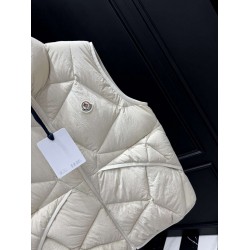 MONCLER Geometric Diamond Quilted Stand Collar Down Vest 95% Duck Down Black Ivory 2 Colors 2026AW