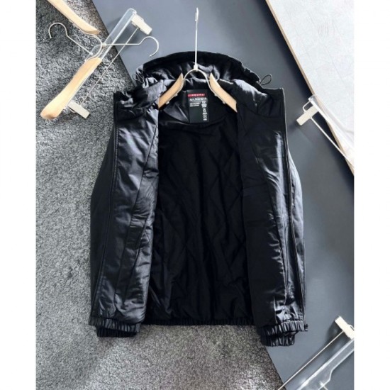 2022AW cotton-filled coat Autumn and winter refreshing style PRADA Prada 2022AW cotton-filled coat Autumn and winter refreshing style PRADA Prada