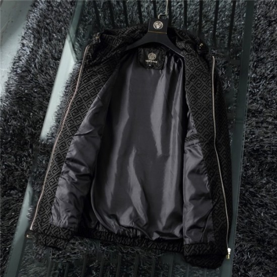Full of fashion sense men's coat 2022SS VERSACE Versace Full of fashion sense men's coat 2022SS VERSACE Versace