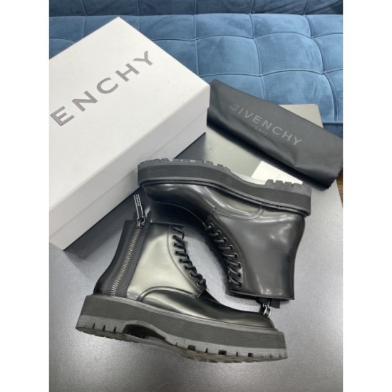 The forefront of fashion GIVENCHY Givenchy 2022AW men's boots The forefront of fashion GIVENCHY Givenchy 2022AW men's boots