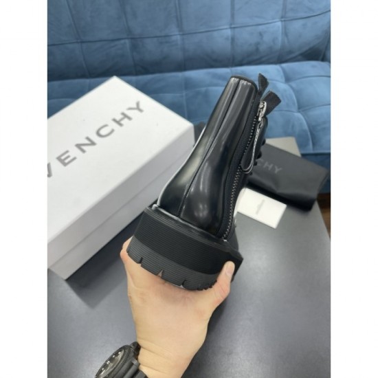 The forefront of fashion GIVENCHY Givenchy 2022AW men's boots The forefront of fashion GIVENCHY Givenchy 2022AW men's boots