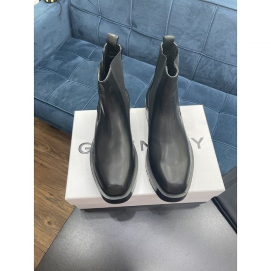 This year is ahead GIVENCHY Givenchy 2022AW men's boots This year is ahead GIVENCHY Givenchy 2022AW men's boots