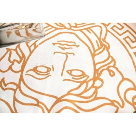 VERSACE Versace 2022SS tablecloth classic popular latest work VERSACE Versace 2022SS tablecloth classic popular latest work