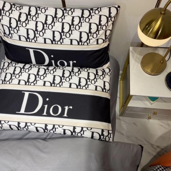 DIOR Dior bedding 2022SS This summer is an eye-catching style DIOR Dior bedding 2022SS This summer is an eye-catching style
