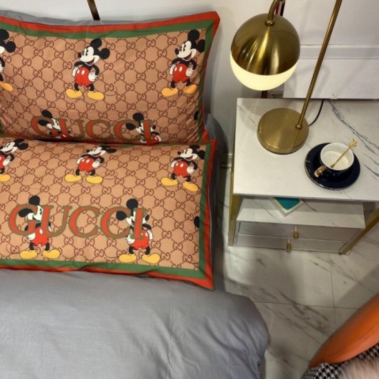 GUCCI Gucci bedding 2022SS elegant casual outfit GUCCI Gucci bedding 2022SS elegant casual outfit