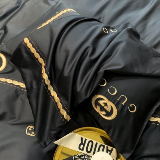 GUCCI Gucci bedding 2022SS decided on a modern style GUCCI Gucci bedding 2022SS decided on a modern style