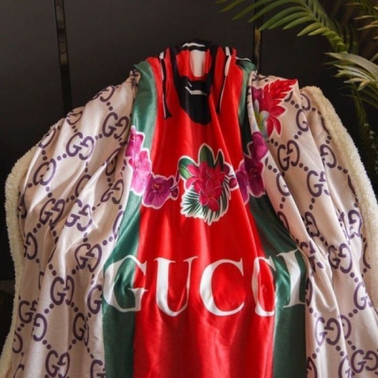 GUCCI Gucci blanket 2022SS spring and summer latest overseas departure GUCCI Gucci blanket 2022SS spring and summer latest overseas departure