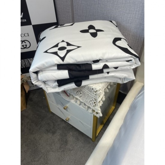 LOUIS VUITTON Louis Vuitton bedding 2022SS super rare hard to get LOUIS VUITTON Louis Vuitton bedding 2022SS super rare hard to get