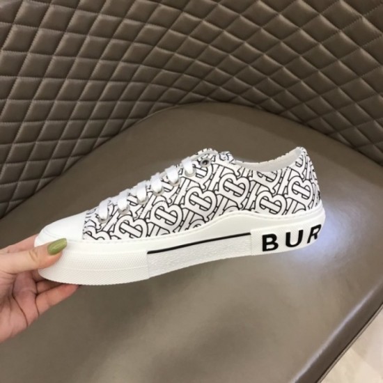 BURBERRY New product ☆ Inevitably sold out 2022SS Casual shoes BURBERRY New product ☆ Inevitably sold out 2022SS Casual shoes