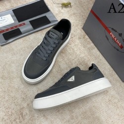 Beauty products! Men's casual shoes PRADA Prada is a big trend in the spring and summer season