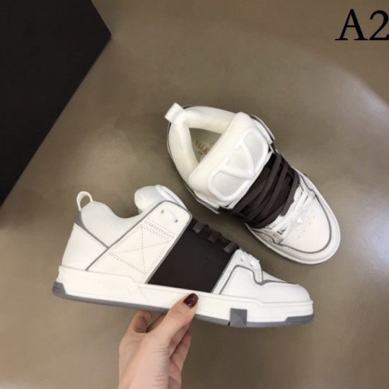 VALENTINO Fashionable presence 2022SS casual shoes VALENTINO Fashionable presence 2022SS casual shoes
