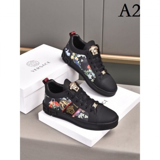 Get in advance Men's casual shoes VERSACE Versace Very refreshing comfort Get in advance Men's casual shoes VERSACE Versace Very refreshing comfort