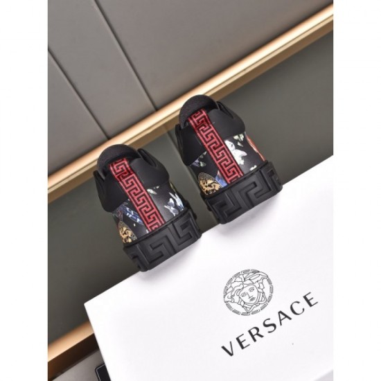 Get in advance Men's casual shoes VERSACE Versace Very refreshing comfort Get in advance Men's casual shoes VERSACE Versace Very refreshing comfort