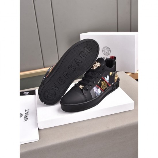 Get in advance Men's casual shoes VERSACE Versace Very refreshing comfort Get in advance Men's casual shoes VERSACE Versace Very refreshing comfort