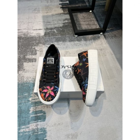 Sold out soon Men's casual shoes VERSACE Versace This year's trend color Sold out soon Men's casual shoes VERSACE Versace This year's trend color