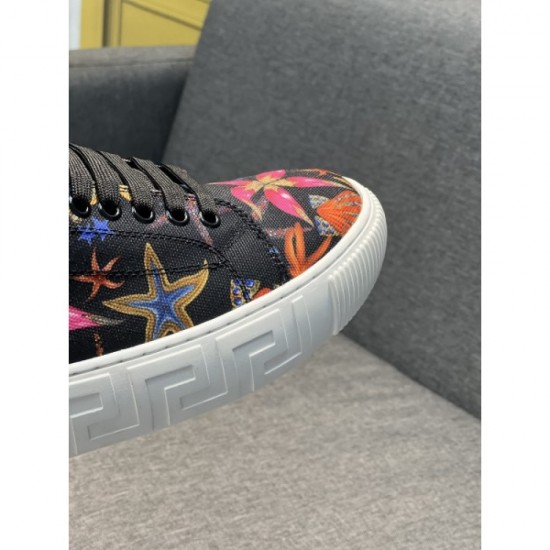 Sold out soon Men's casual shoes VERSACE Versace This year's trend color Sold out soon Men's casual shoes VERSACE Versace This year's trend color