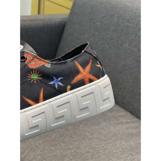 Sold out soon Men's casual shoes VERSACE Versace This year's trend color Sold out soon Men's casual shoes VERSACE Versace This year's trend color
