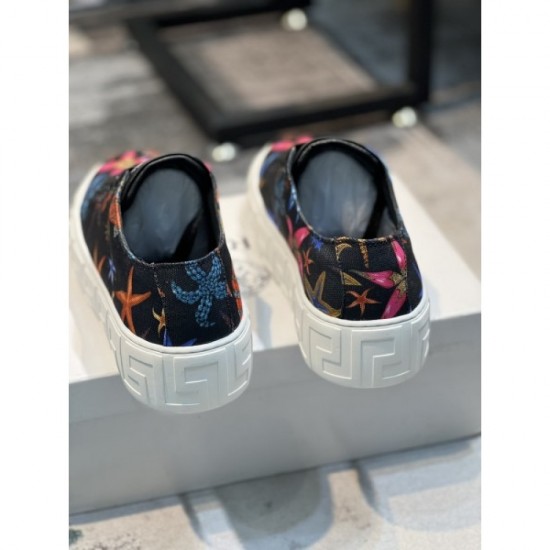Sold out soon Men's casual shoes VERSACE Versace This year's trend color Sold out soon Men's casual shoes VERSACE Versace This year's trend color