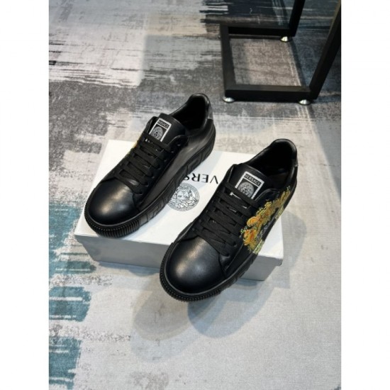 Difficult to obtain Men's casual shoes VERSACE Versace casual style Difficult to obtain Men's casual shoes VERSACE Versace casual style