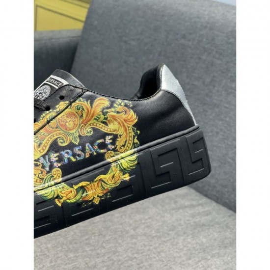 Difficult to obtain Men's casual shoes VERSACE Versace casual style Difficult to obtain Men's casual shoes VERSACE Versace casual style
