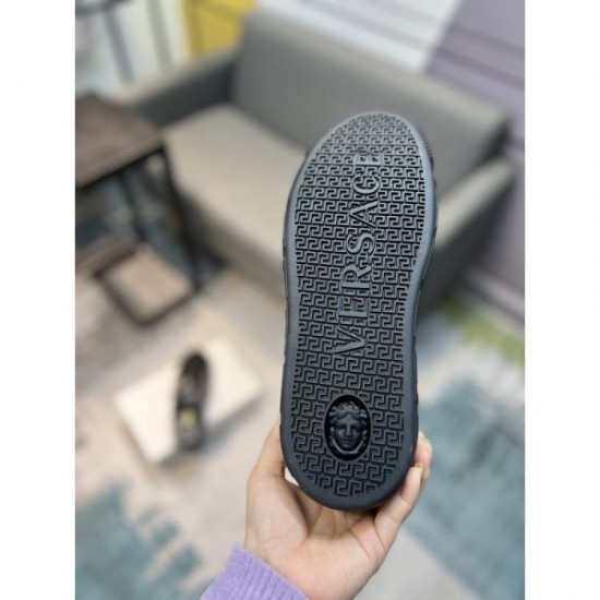 Difficult to obtain Men's casual shoes VERSACE Versace casual style Difficult to obtain Men's casual shoes VERSACE Versace casual style