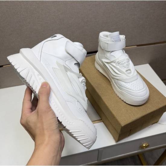 Overseas extreme popularity VERSACE Versace 2022AW casual shoes Overseas extreme popularity VERSACE Versace 2022AW casual shoes