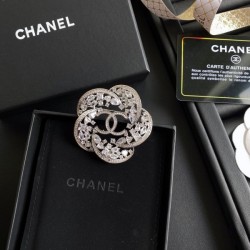 Get at the new sale price CHANEL Chanel 2022AW brooch