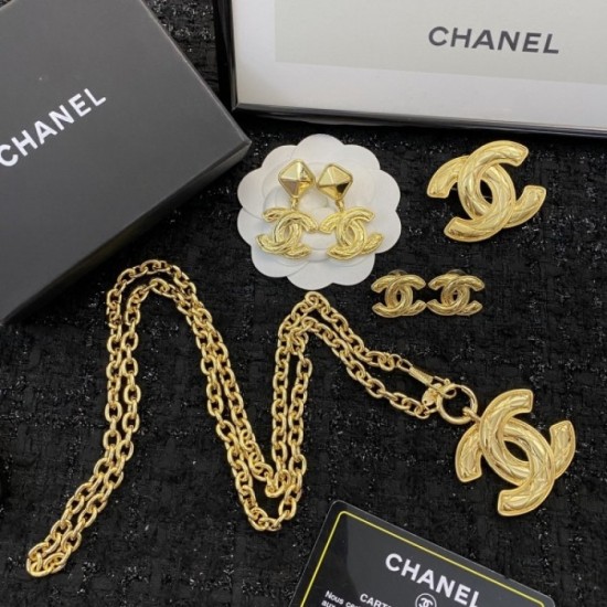 CHANEL Chanel 2022AW brooch with a strong presence every season CHANEL Chanel 2022AW brooch with a strong presence every season