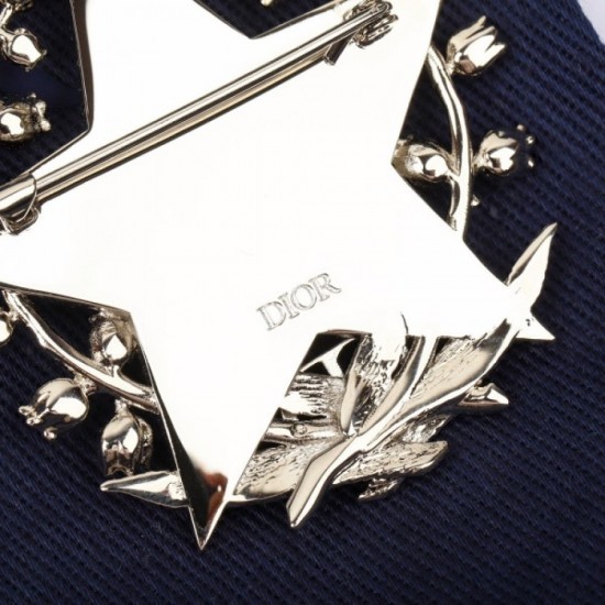 Featured tops for this autumn/winter DIOR Dior 2022AW brooch Featured tops for this autumn/winter DIOR Dior 2022AW brooch
