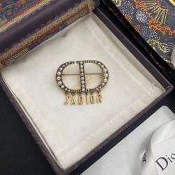 Gem to put together in style DIOR Dior 2022AW brooch