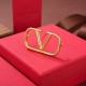 A new masterpiece with a high reputation VALENTINO Valentino 2022AW brooch A new masterpiece with a high reputation VALENTINO Valentino 2022AW brooch