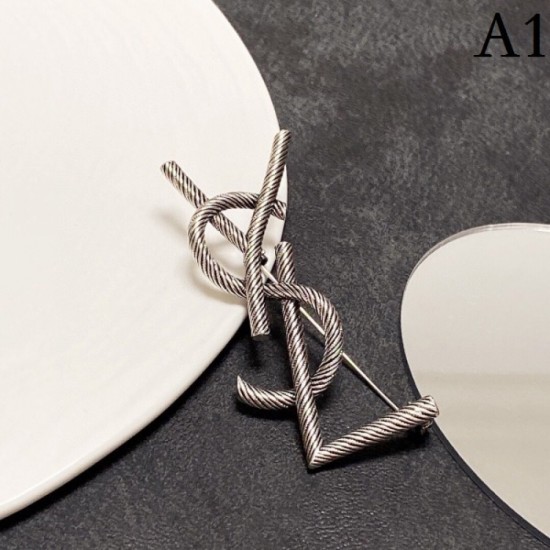 YSL Yves Saint Laurent 2022AW brooch that expresses individuality YSL Yves Saint Laurent 2022AW brooch that expresses individuality