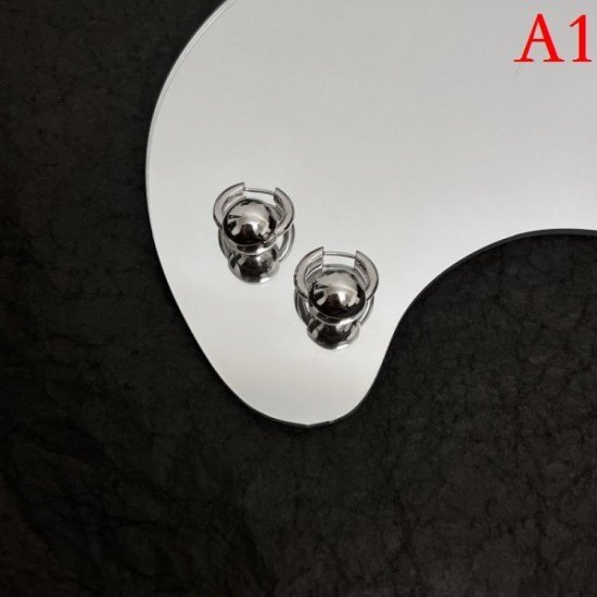 Various choices 2022 BALENCIAGA Balenciaga earrings Various choices 2022 BALENCIAGA Balenciaga earrings