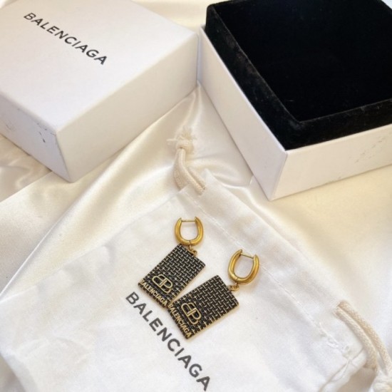 Fashionable style 2022 BALENCIAGA Balenciaga earrings Fashionable style 2022 BALENCIAGA Balenciaga earrings