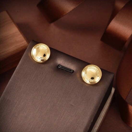 New product ☆ Inevitably sold out 2022 BURBERRY Burberry earrings New product ☆ Inevitably sold out 2022 BURBERRY Burberry earrings