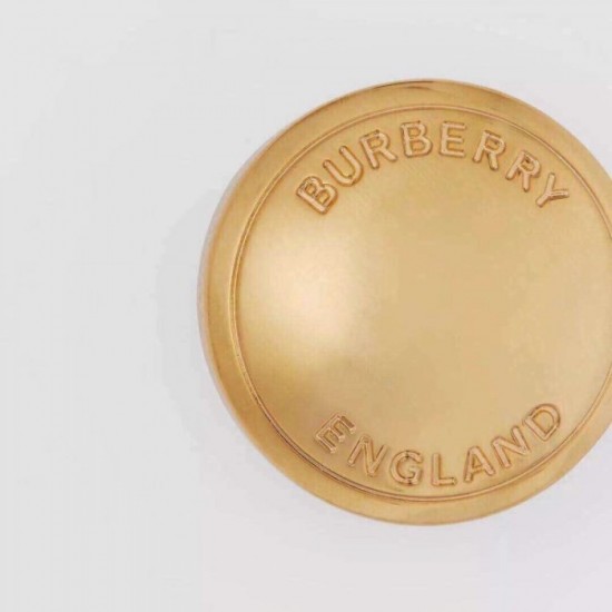 New product ☆ Inevitably sold out 2022 BURBERRY Burberry earrings New product ☆ Inevitably sold out 2022 BURBERRY Burberry earrings