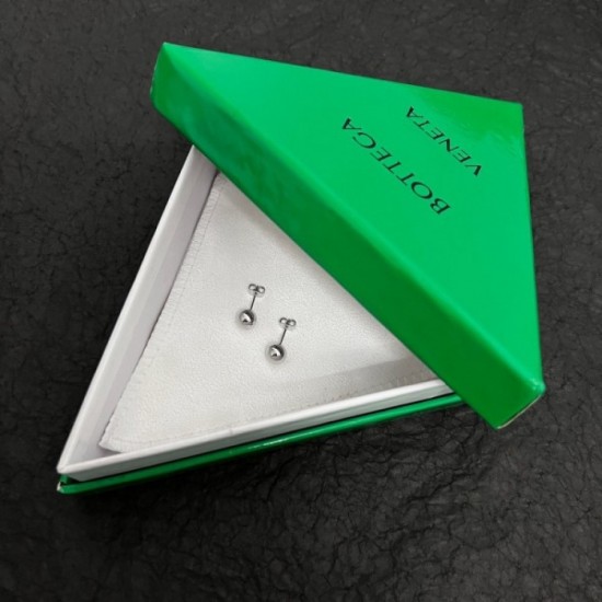 Sold out required 2022 BOTTEGA VENETA Bottega Veneta earrings Sold out required 2022 BOTTEGA VENETA Bottega Veneta earrings