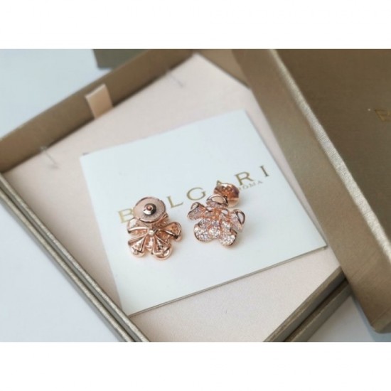 Very rare color 2022 BVLGARI Bvlgari earrings Very rare color 2022 BVLGARI Bvlgari earrings