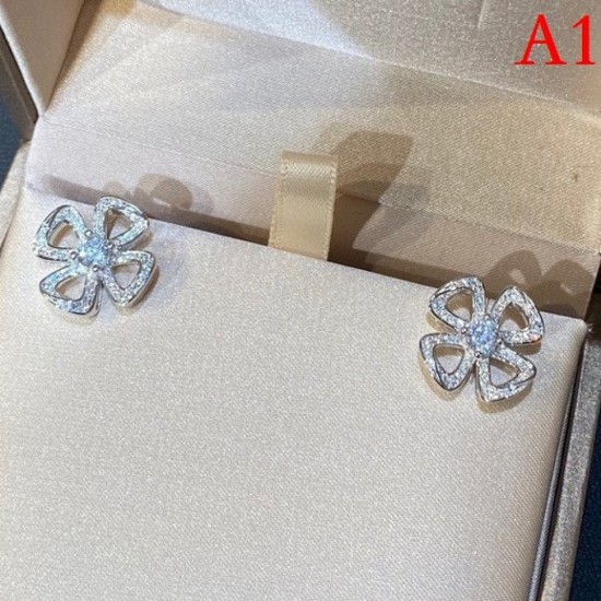 This spring / summer fashion trend 2022 BVLGARI Bvlgari earrings This spring / summer fashion trend 2022 BVLGARI Bvlgari earrings