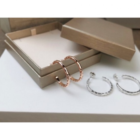 A must-have item for autumn and winter BVLGARI Bvlgari 2022AW earrings A must-have item for autumn and winter BVLGARI Bvlgari 2022AW earrings