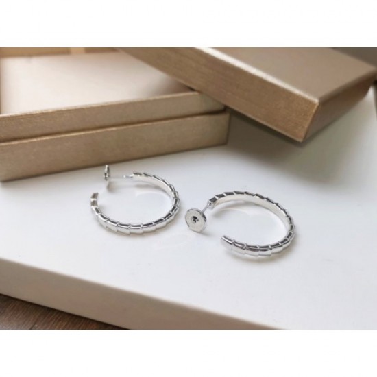 A must-have item for autumn and winter BVLGARI Bvlgari 2022AW earrings A must-have item for autumn and winter BVLGARI Bvlgari 2022AW earrings