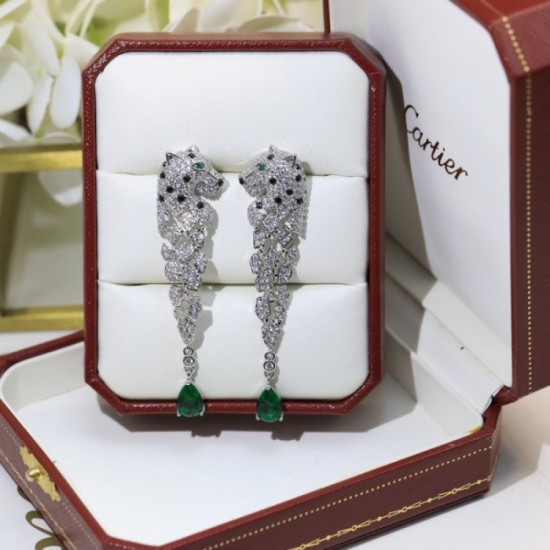 Boldly designed fashionable new 2022 CARTIER Cartier earrings Boldly designed fashionable new 2022 CARTIER Cartier earrings