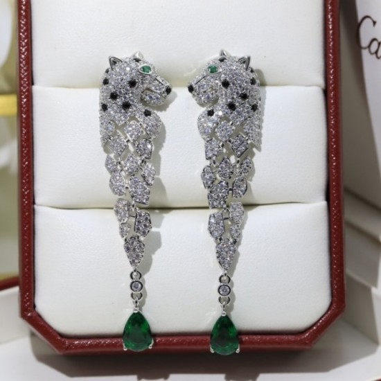 Boldly designed fashionable new 2022 CARTIER Cartier earrings Boldly designed fashionable new 2022 CARTIER Cartier earrings