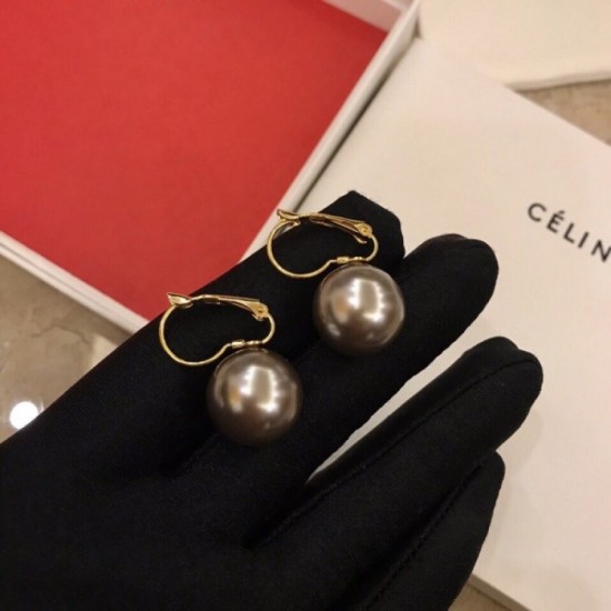 Challenge the cheapest 2022 CELINE Celine earrings Challenge the cheapest 2022 CELINE Celine earrings