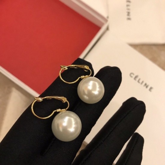 Challenge the cheapest 2022 CELINE Celine earrings Challenge the cheapest 2022 CELINE Celine earrings