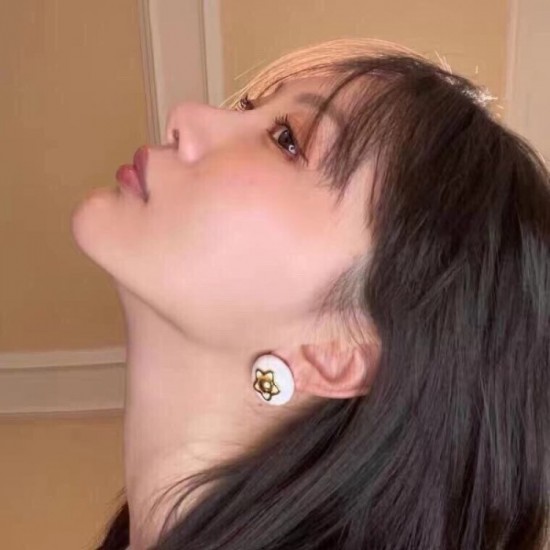 Get in advance 2022 CELINE Celine earrings Get in advance 2022 CELINE Celine earrings