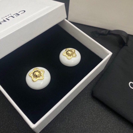 Get in advance 2022 CELINE Celine earrings Get in advance 2022 CELINE Celine earrings